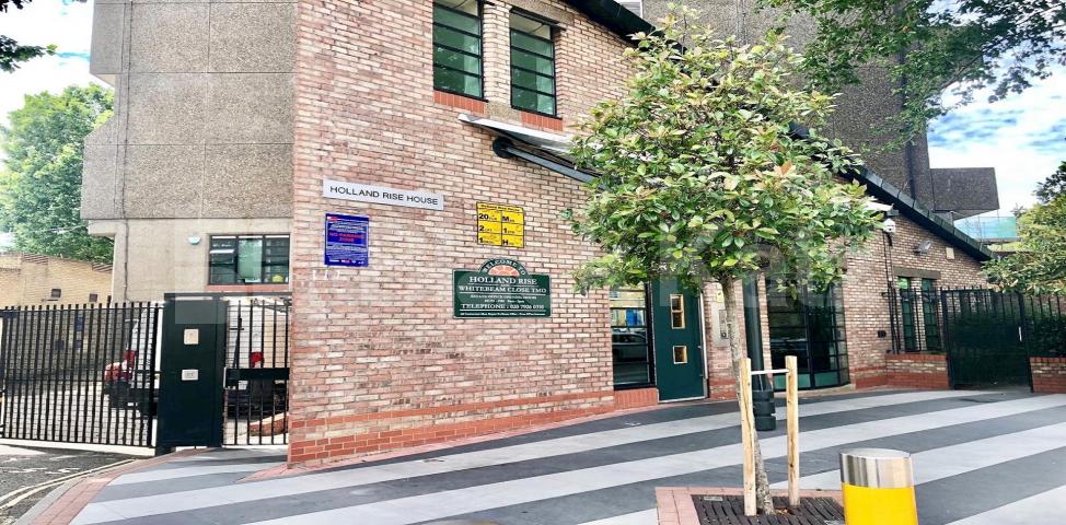 			LET , 3 Bedroom, 1 bath, 1 reception Apartment			 Clapham Road, Stockwell/Oval